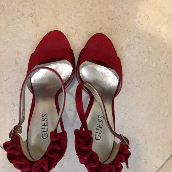 Guess Red Ruffle dance high heel - Picture 3 of 8